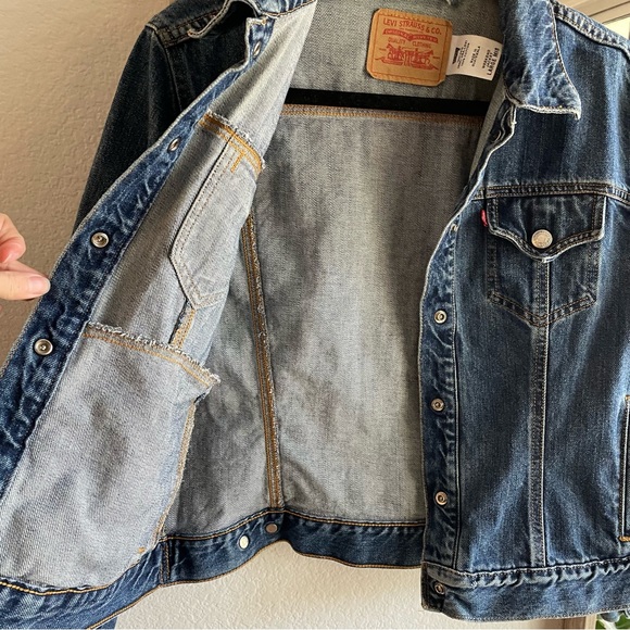 LEVI’S 💙Denim Jacket - Picture 6 of 13